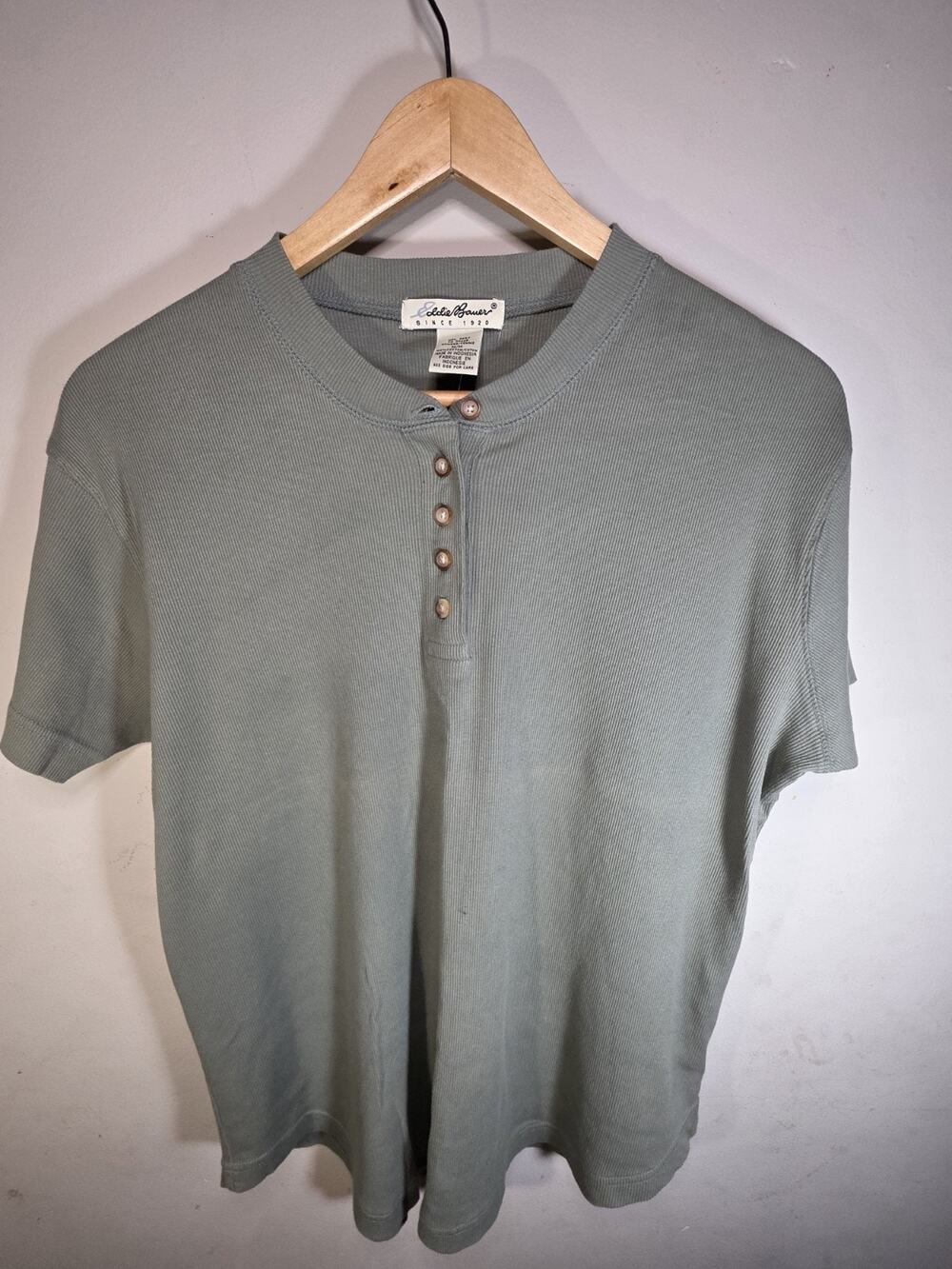 Eddie Bauer Women’s M Sage Green Ribbed Cotton Henley Short Sleeve Top